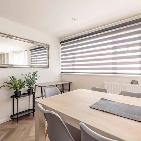 Charming 3Bed 3Bath Home In Windsor With Parking! Buitenkant foto