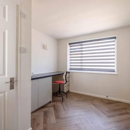 Charming 3Bed 3Bath Home In Windsor With Parking! Buitenkant foto